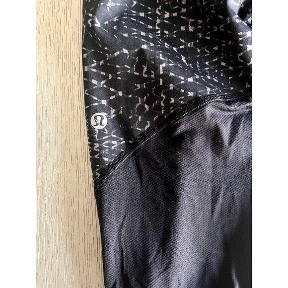 Lululemon Black Leggings - Size 10 - Brand New - Picture 9 of 10